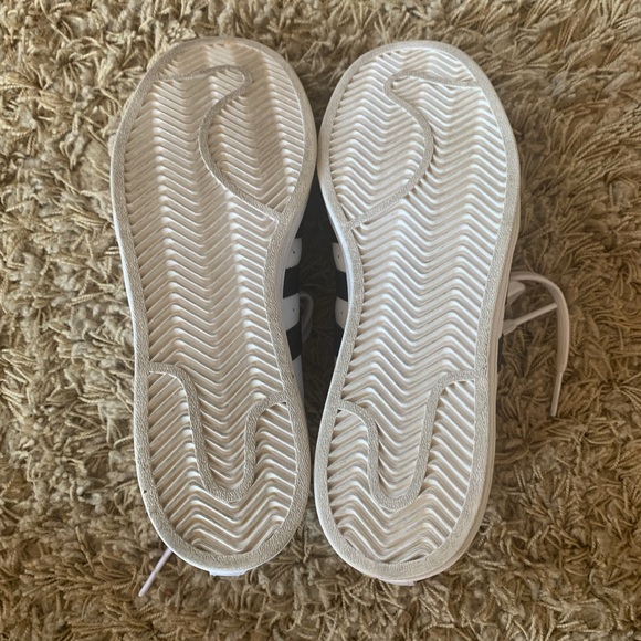 •Adidas Superstar Shoes Women’s Size 8• - Picture 11 of 12